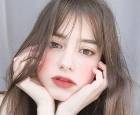 女生这3个部位越小,男生就越痴迷,全中的异性缘不会太差