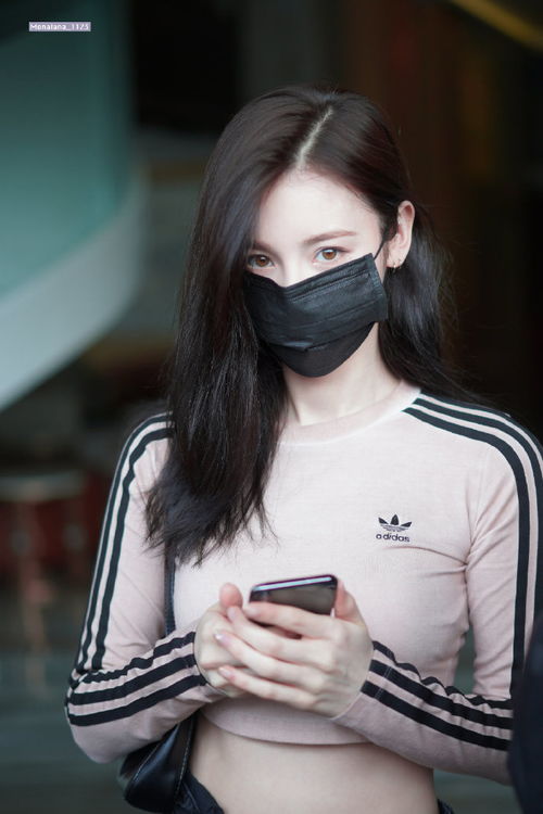 来看俄罗斯美女拉娜lana的绝美上班图