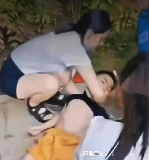 惨河南南阳一26岁女子带着两儿子跳河身亡,得知真相,无言以对