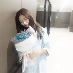 女生长发唯美捧花头像大全2018收起你的虚伪滚出我的世界
