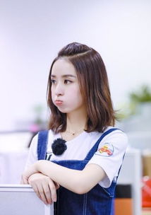 赵丽颖和黄斌亲密照曝光赵丽颖被前两任经纪人开撕,黄斌力挺