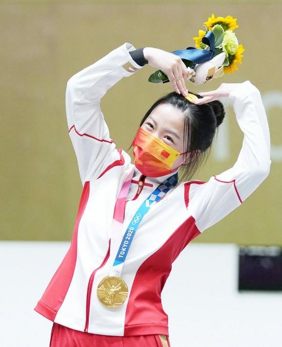 杨倩勇夺两金颜值才华兼备的清华学霸,让我们刷新对00后认知