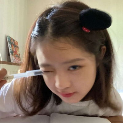 复古风美女清纯好看的女生头像太久没见的人会的连想念也没有