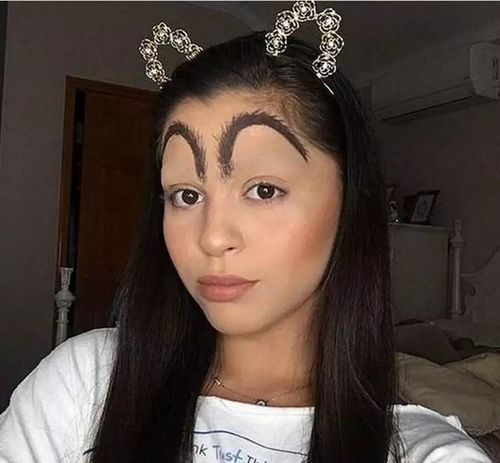 俄罗斯女子腰带眉竟成网红,奇葩的眉毛大盘点,连热巴都上头