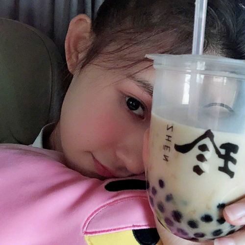有什么好看的侧脸女生头像