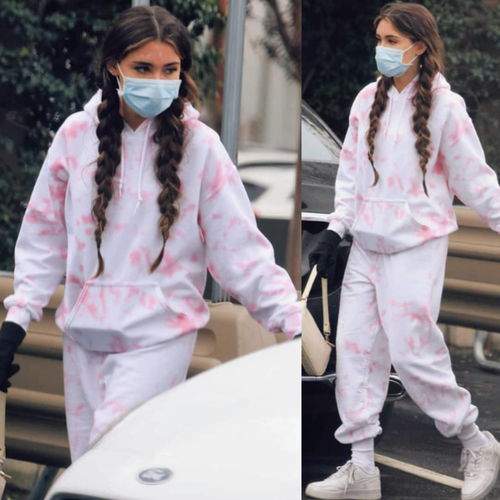 开一个妹穿卫衣的帖子快来看美女