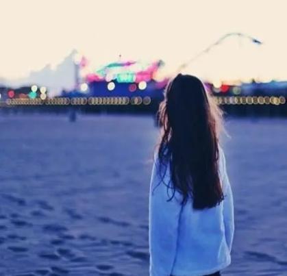 写尽无奈和心碎的句子,孤独的夜晚独自悲伤