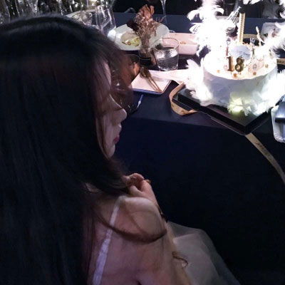 头像女伤感想哭的感觉冷淡伤感的匿名者
