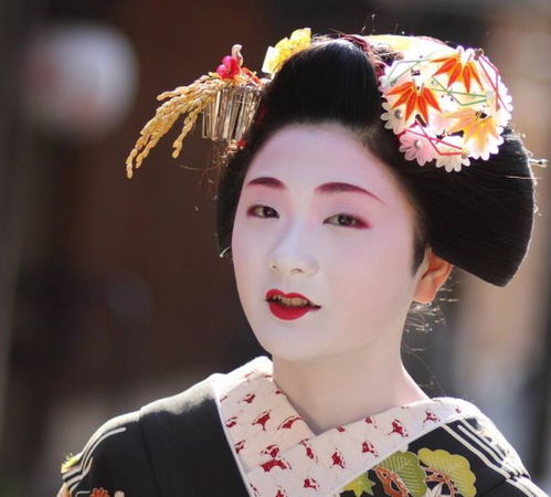 古代日本女性,为何将脸涂白牙齿染黑眉毛剃掉原因难以置信