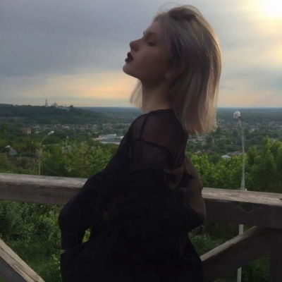 暗黑风女生头像性格黑白