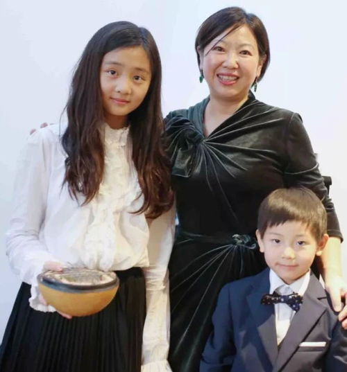 多多才是真正的养女儿模板,14岁颜值出众,身材不输老妈孙莉