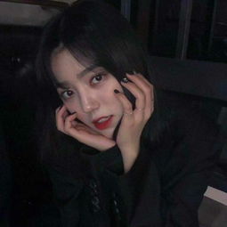 高冷伤感女生头像明知是错的还要坚持