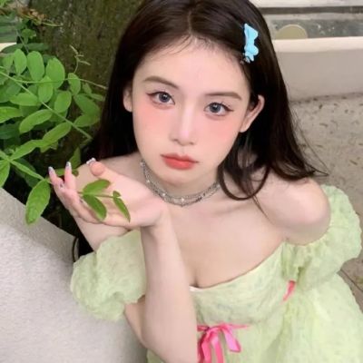很高级的美女头像魅力高清超级质感极目不见故土抬头却是同一片星空