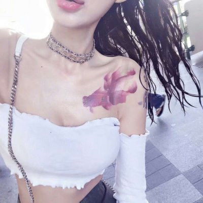 2018最火微信头像女霸气高冷青衫不拭妆下泪临雨桃花倾心醉