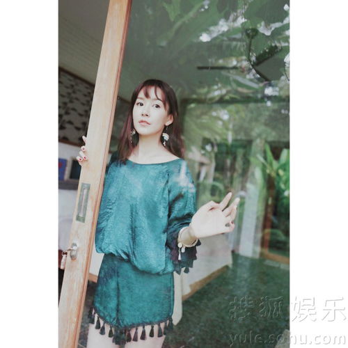 张子萱露肩露背又露腿满脸胶原蛋白少女感足