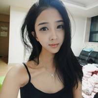 qq女生头像手放额头上如果我说我爱你