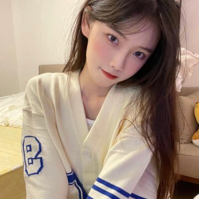 女头少女的眼应该满怀清明大意和温柔阳光