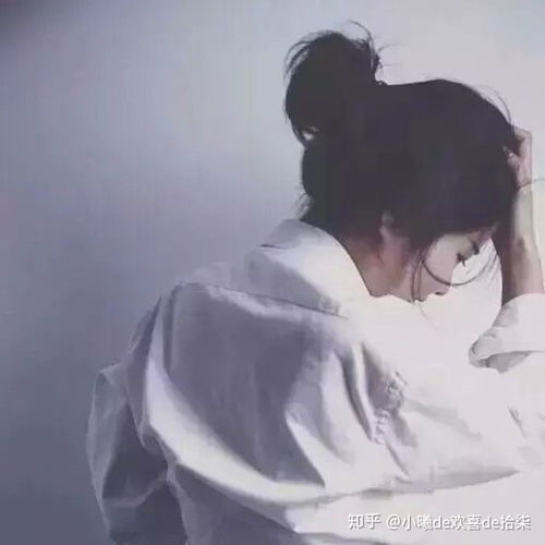 网抑云朋友圈文案伤感女生头像