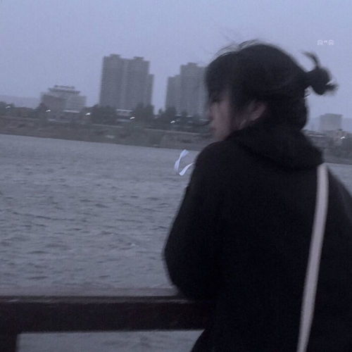 不露脸的女生头像玫瑰无原则心动至上.