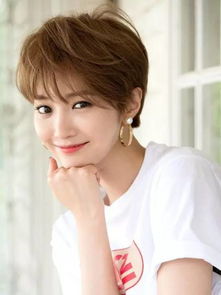 超短发女生头像高俊熙