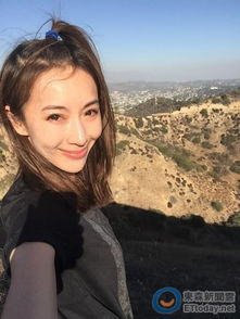 隋棠怀孕三月肤白貌美晒自拍扎小辫似少女