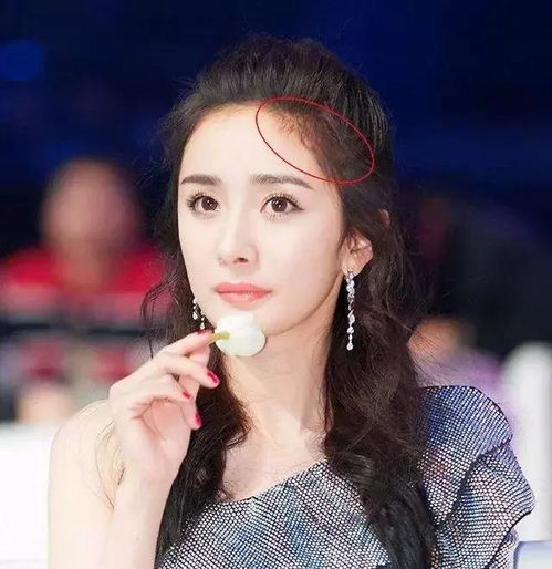 倪妮和周冬雨同框竟然输了还不是因为她没藏好这条线