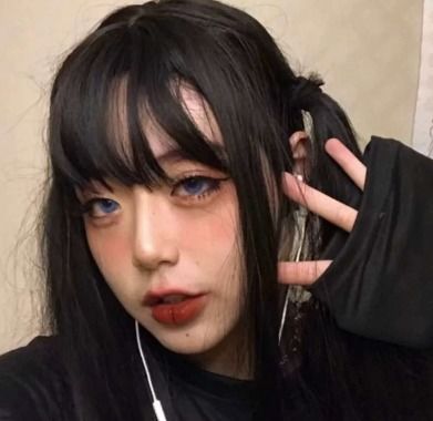 若女生心里藏着另一个男生,会有这三种异样表现,傻小子别等了