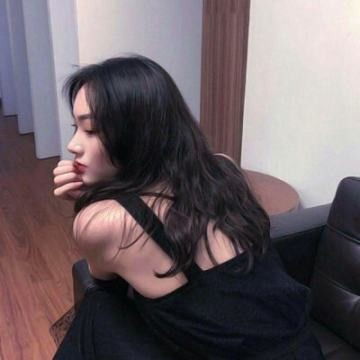 伤感孤单女生背影微信头像