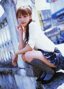 泳池比基尼清纯美女夏日阳光写真图