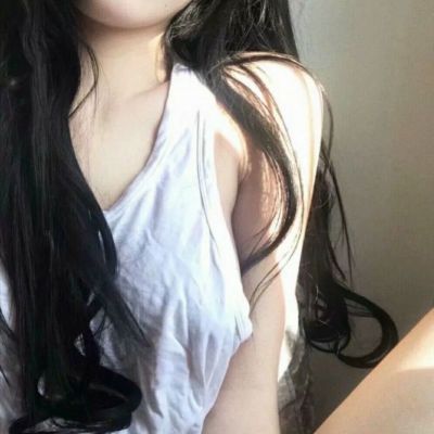 女头ins我将玫瑰花藏于身后时刻女生头像我要个性网