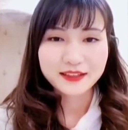 第二个陈亚男朱小伟新女友直播一晚圈粉2万,身份被扒不简单