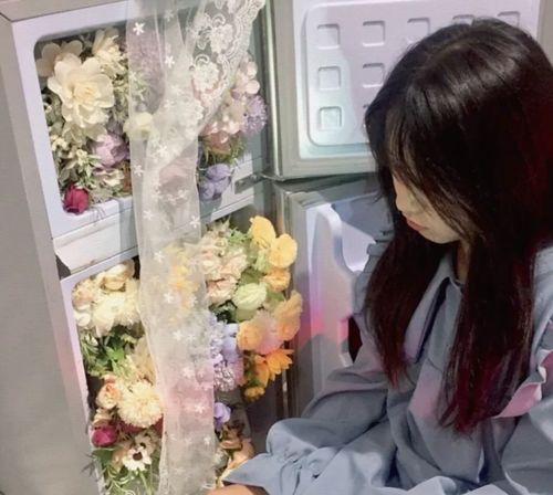 ins不露脸女生头像
