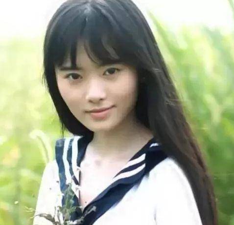鞠婧祎中学旧照被疯传,穿jk服素颜出镜,生图颜值太真实