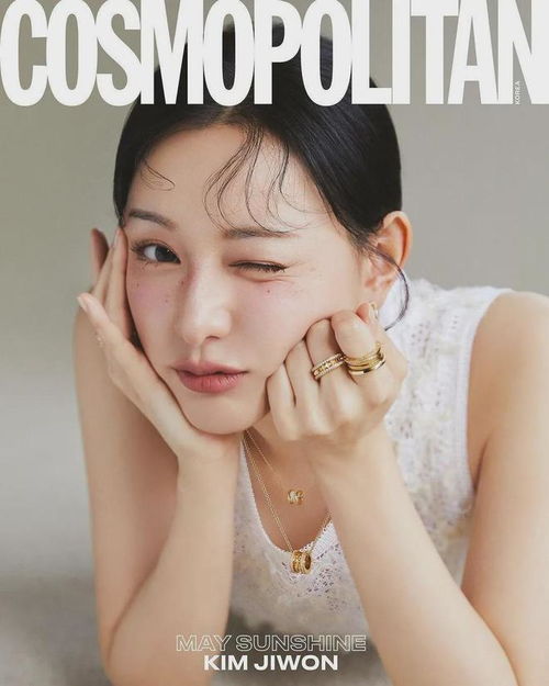 热门韩剧眼泪女王女主金智媛,封面写真