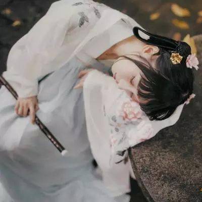 古风女生冷艳霸气头像你用一纸画笔,惊艳吾之须臾