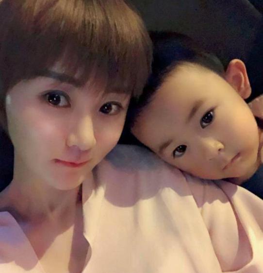 乡村爱情12中的美女,22岁嫁圈外人士,如今29岁成单亲妈妈