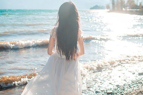 伤感卡通女生背影头像壁纸
