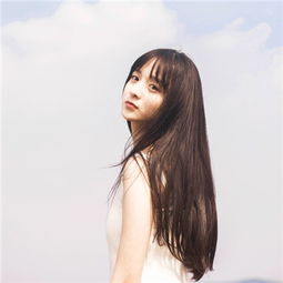 小清新2018唯美长发女生头像请别以为你的爱有多么高贵