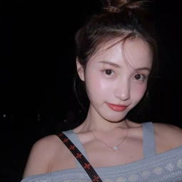 头像你的脖子真可爱,顶着一个猪脑袋