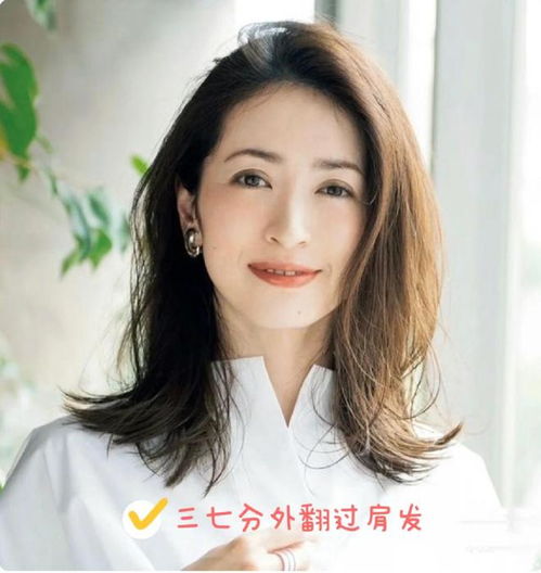 这才是适合五六十岁女人的发型,不烫不染清爽利落,真显年轻