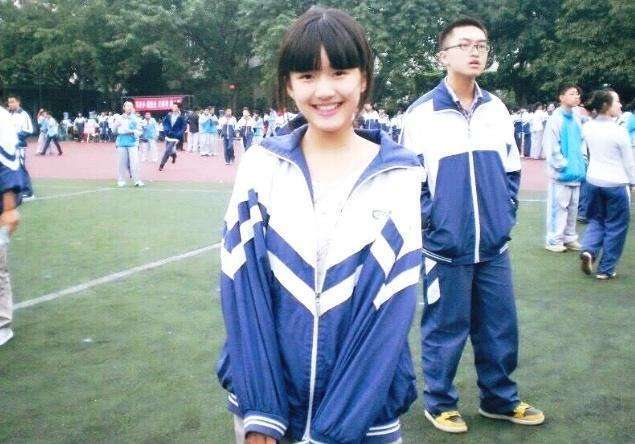 难怪赵露思这么眼熟,原来童年初恋女神就是她,从小美到大