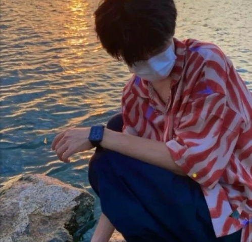 不露脸的男生头像