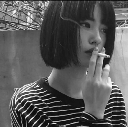 适合发动态的伤感句子