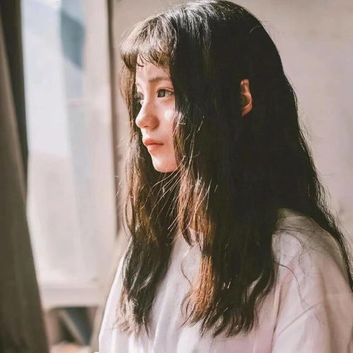 女生头像山河把春风酿成千言万语,吹过旧人故里
