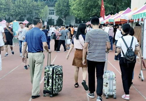 北大女硕士苏黎杰毕业后接连受挫,返乡当油漆工却说心安
