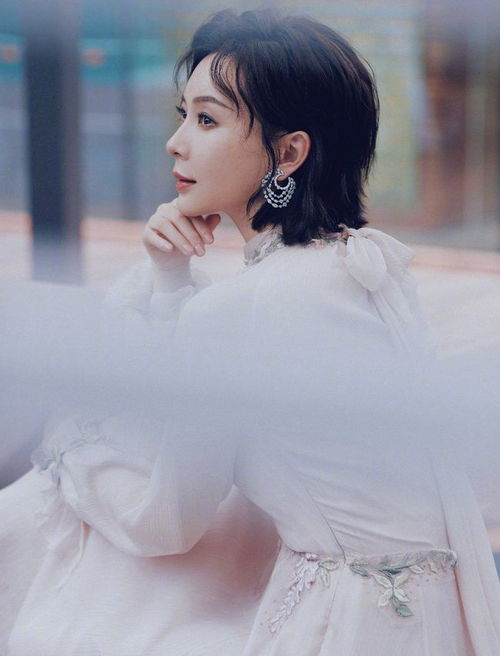 气质美女陈数嫁二婚钢琴家,曾三月拒绝对方五次,婚后八年不生子