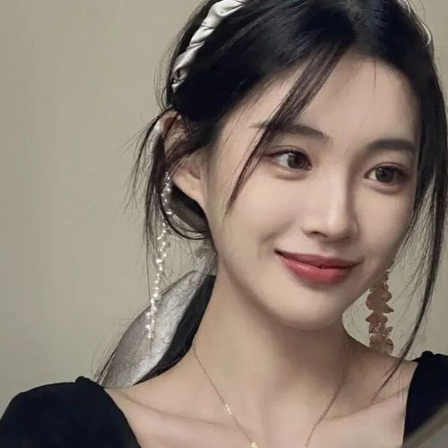 真人女头二该换头像了