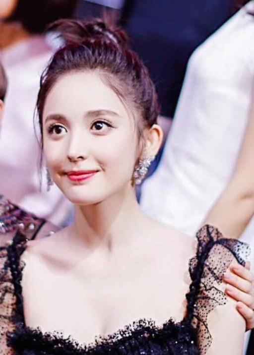 女港星17岁照蔡少芬也是杏脸清纯美少女,看到赵雅芝我沦陷了