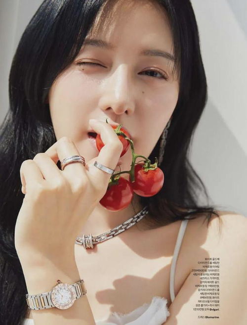 热门韩剧眼泪女王女主金智媛,封面写真