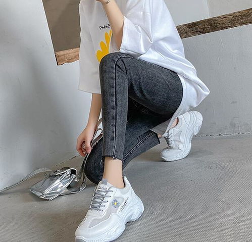 充满了少女心的小白鞋,时尚显清新,搭出少女心